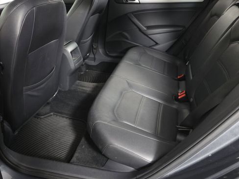 Used 2015 Volkswagen Passat 1.8T Wolfsburg Edition image 17