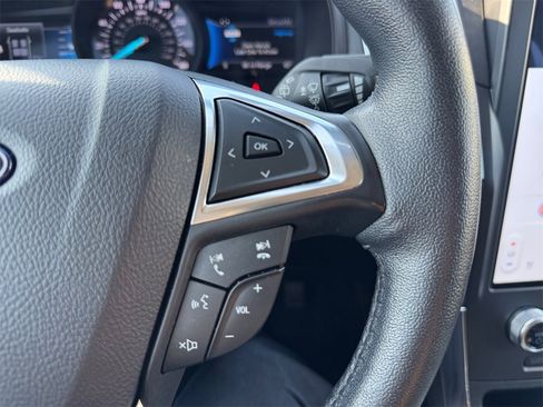 Used 2024 Ford Edge Titanium image 22