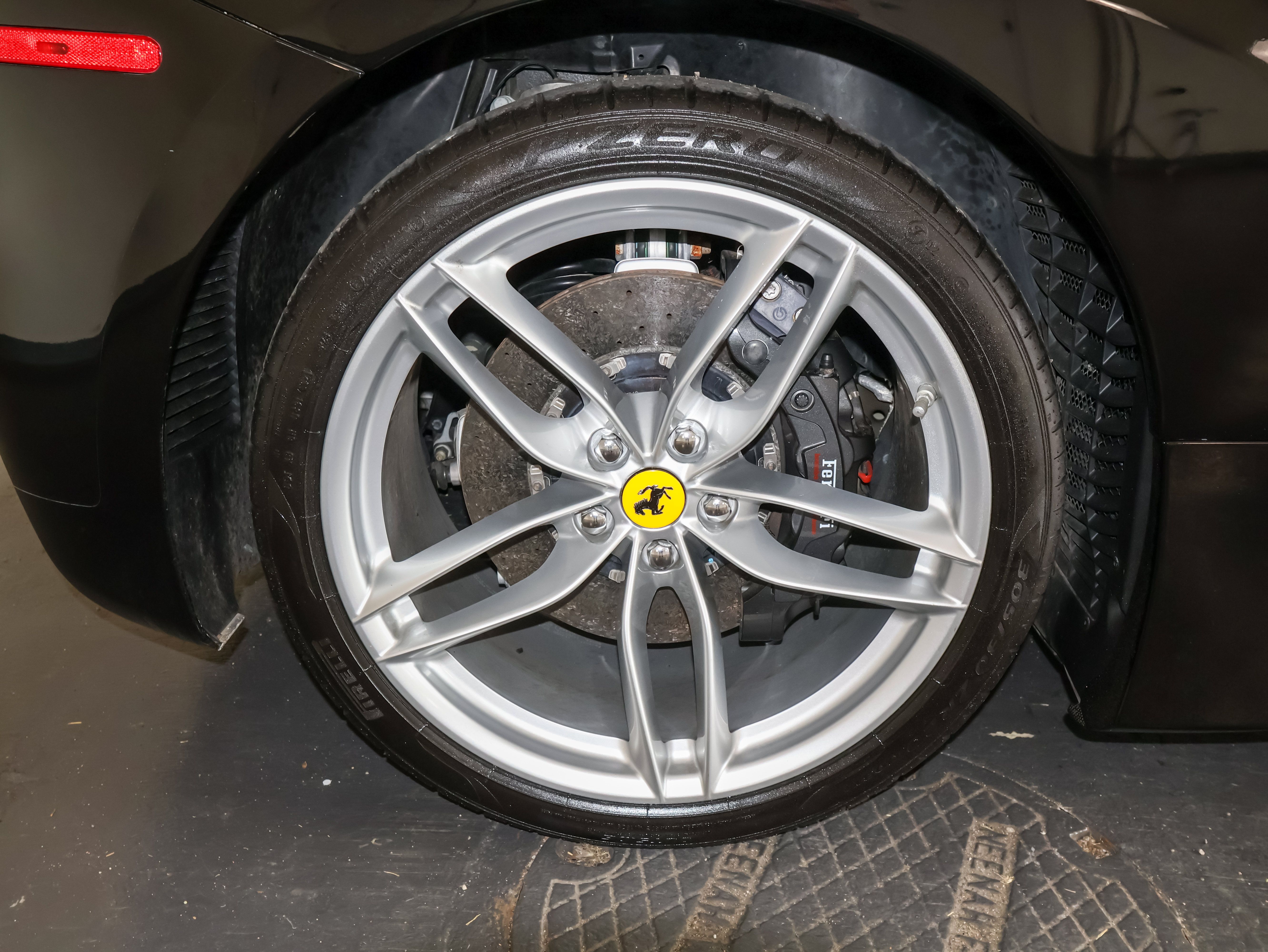 Used 2016 Ferrari 488 GTB RWD image 37