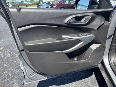 Used 2025 Chevrolet Trax RS w/ Driver Confidence Package FWD image 6