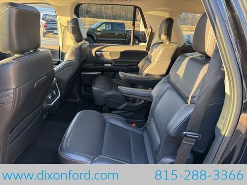 Used 2025 Ford Expedition Platinum image 23