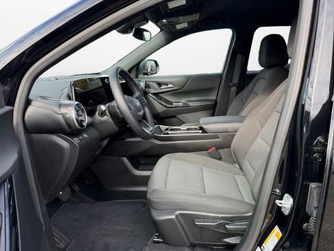 Used 2025 Chevrolet Equinox LT image 9