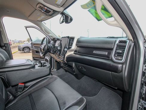Used 2024 RAM 2500 Laramie image 15