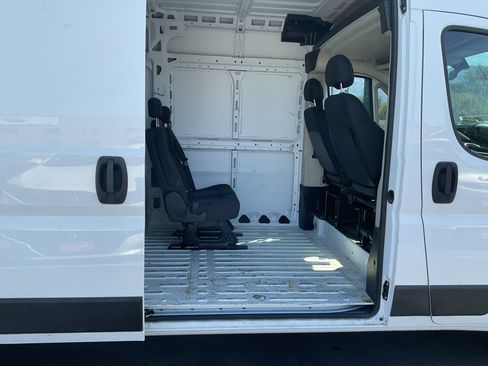 Used 2021 RAM ProMaster 2500 w/ Convenience Group FWD image 9