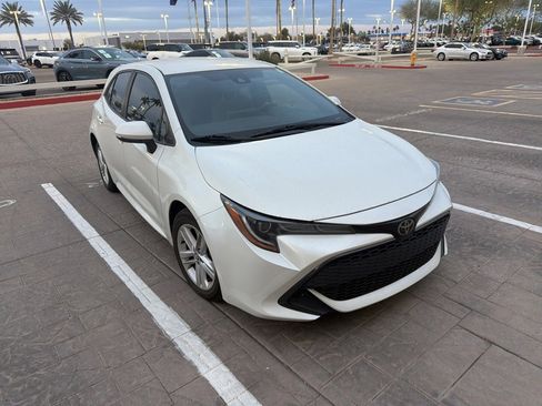 Used 2019 Toyota Corolla SE w/ Carpet Mat Package image 3