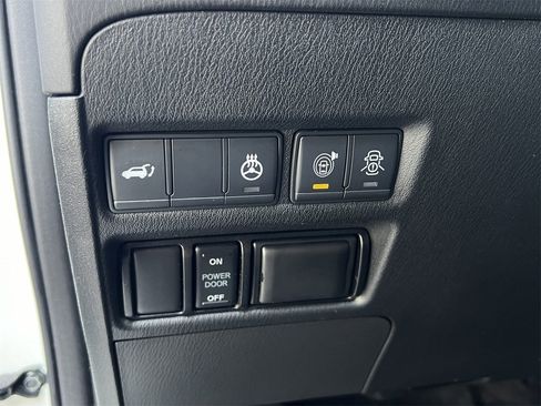 Certified 2020 Nissan Armada Platinum w/ Platinum Reserve Package image 14