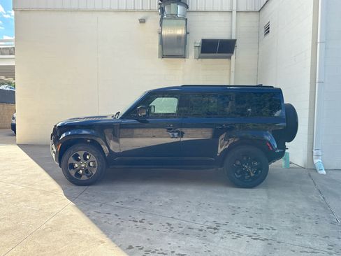 Certified 2023 Land Rover Defender 110 X-Dynamic SE image 5