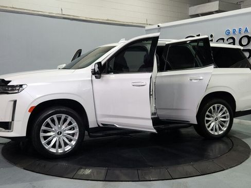 Used 2023 Cadillac Escalade Luxury AWD/4WD image 18