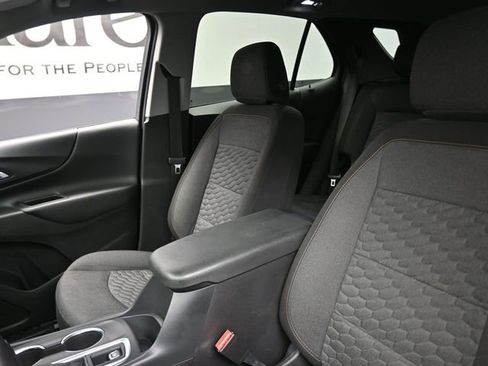 Used 2021 Chevrolet Equinox LT image 16