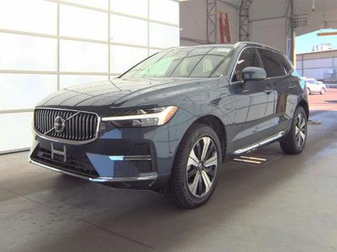 Used 2023 Volvo XC60 T8 Plus AWD/4WD image 3