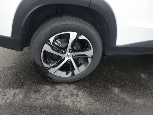 Used 2024 Chevrolet Trax RS image 11