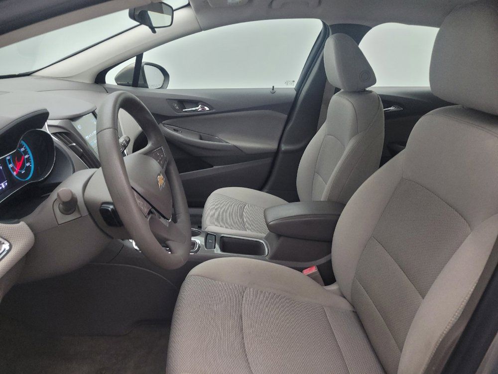 Used 2018 Chevrolet Cruze LT w/ Convenience Package FWD image 17