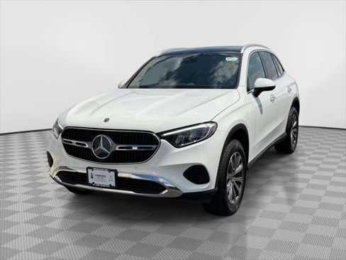 Used 2023 Mercedes-Benz GLC 300 4MATIC image 3
