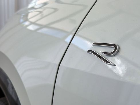 Used 2025 Volkswagen Tiguan SEL R-Line image 37