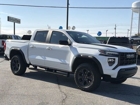 Used 2025 GMC Canyon Elevation image 23