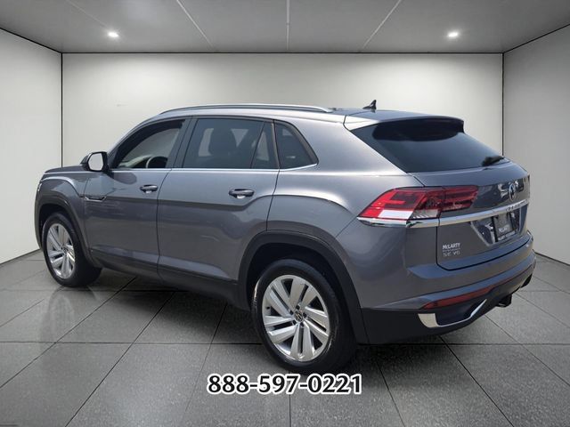 Used 2022 Volkswagen Atlas Cross Sport SE w/ Panoramic Sunroof Package FWD image 3