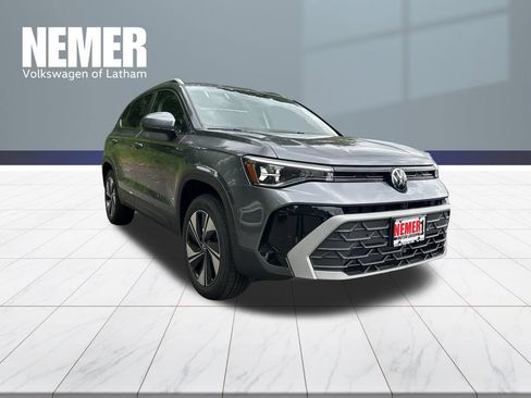 New 2026 Volkswagen Taos SE AWD/4WD image 5