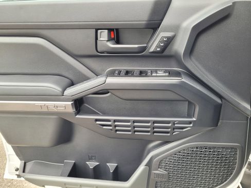 Used 2025 Toyota 4Runner TRD Off-Road Premium image 15