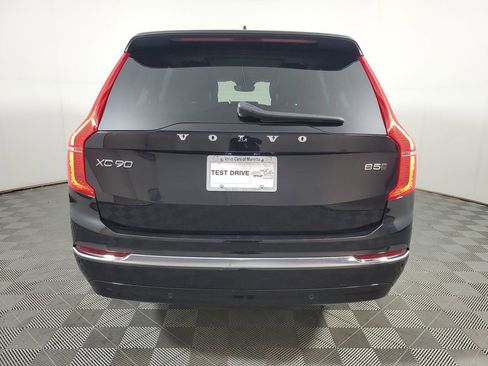 Certified 2025 Volvo XC90 B5 Core AWD/4WD image 7