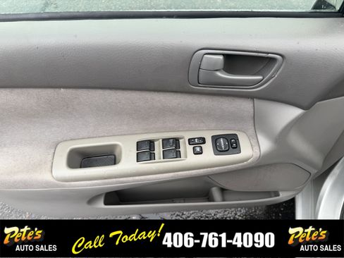 Used 2002 Toyota Camry SE FWD image 14
