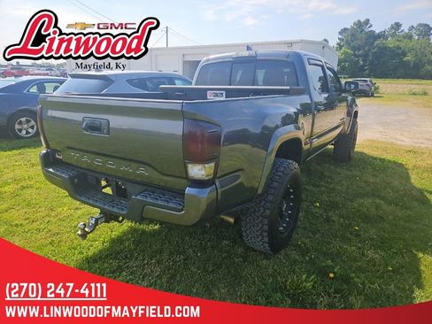 Used 2016 Toyota Tacoma TRD Sport w/ Towing Package AWD/4WD image 4