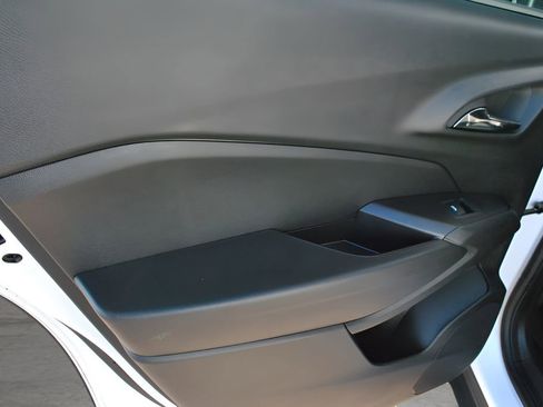 Used 2024 Chevrolet Trax LT w/ Driver Confidence Package FWD image 27