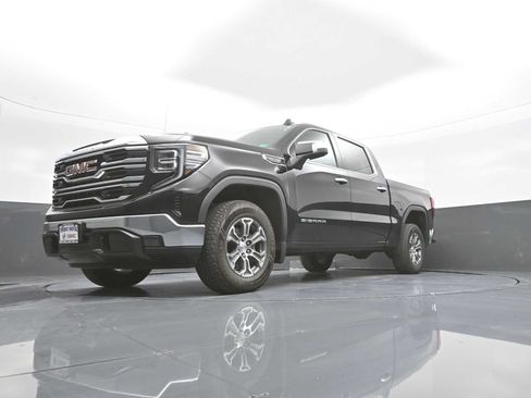 Used 2025 GMC Sierra 1500 SLT AWD/4WD image 33