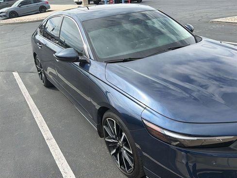 Used 2024 Honda Accord Touring image 3