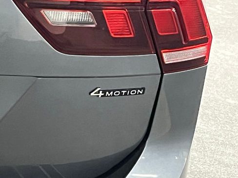 Used 2023 Volkswagen Tiguan SE w/ Panoramic Sunroof Package image 35