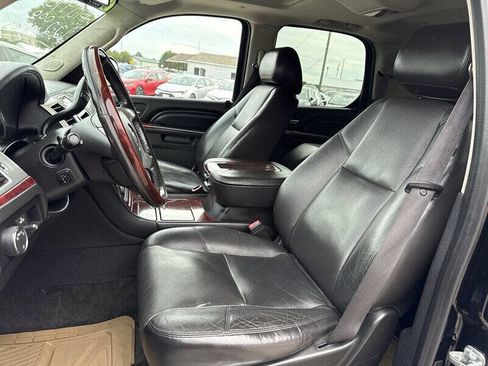 Used 2011 Cadillac Escalade AWD w/ Touring Package image 17
