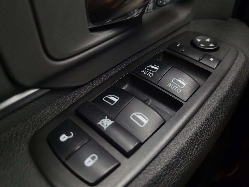 Used 2021 RAM 1500 Classic SLT AWD/4WD image 27