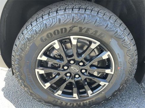 New 2026 Chevrolet Traverse Z71 w/ Driver Confidence Package image 6