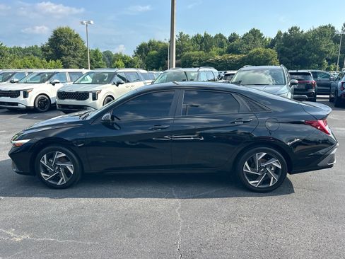 Used 2025 Hyundai Elantra SEL FWD image 5