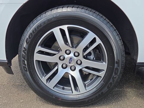 Certified 2024 Ford Expedition Limited RWD image 9