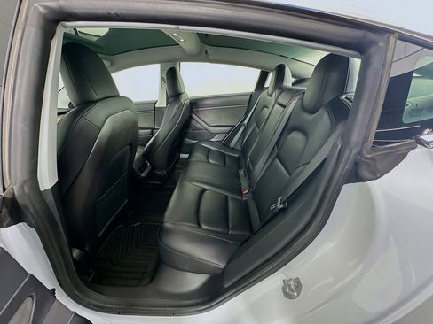 Used 2020 Tesla Model 3 Standard Range Plus image 26