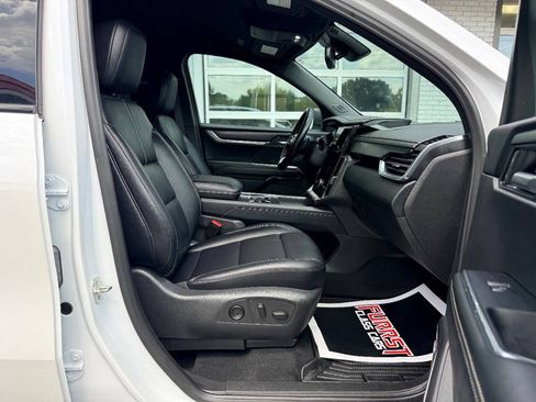Used 2025 GMC Acadia Elevation w/ Elevation Premium Package AWD/4WD image 43