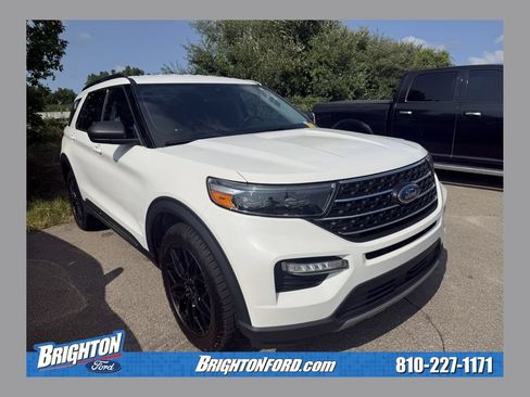 Certified 2022 Ford Explorer XLT w/ Equipment Group 202A AWD/4WD image 1