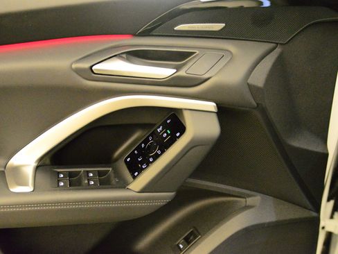 New 2025 Audi Q5 Premium Plus image 9