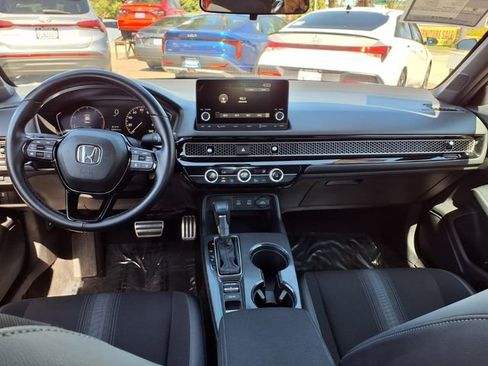 Used 2025 Honda Civic Sport image 10