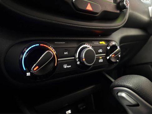 Used 2023 Kia Soul LX w/ Option Group 015 FWD image 26