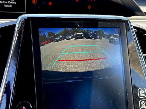 Used 2022 Toyota Prius Prime XLE FWD image 18