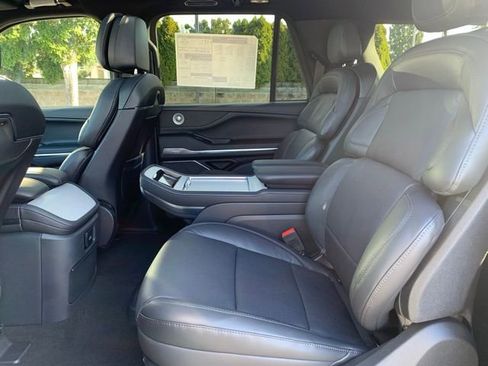 New 2026 Lincoln Navigator L Reserve w/ Jet Appearance Package image 18