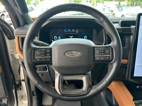 Used 2023 Ford Expedition Platinum AWD/4WD image 24