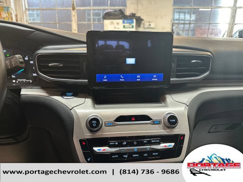 Used 2024 Ford Explorer XLT w/ Equipment Group 202A RWD image 21