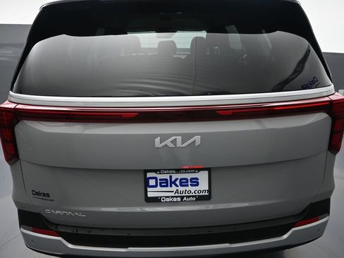 New 2026 Kia Carnival EX FWD image 34