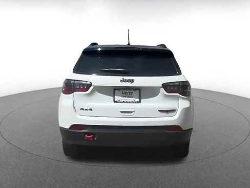 Used 2025 Jeep Compass Trailhawk AWD/4WD image 11