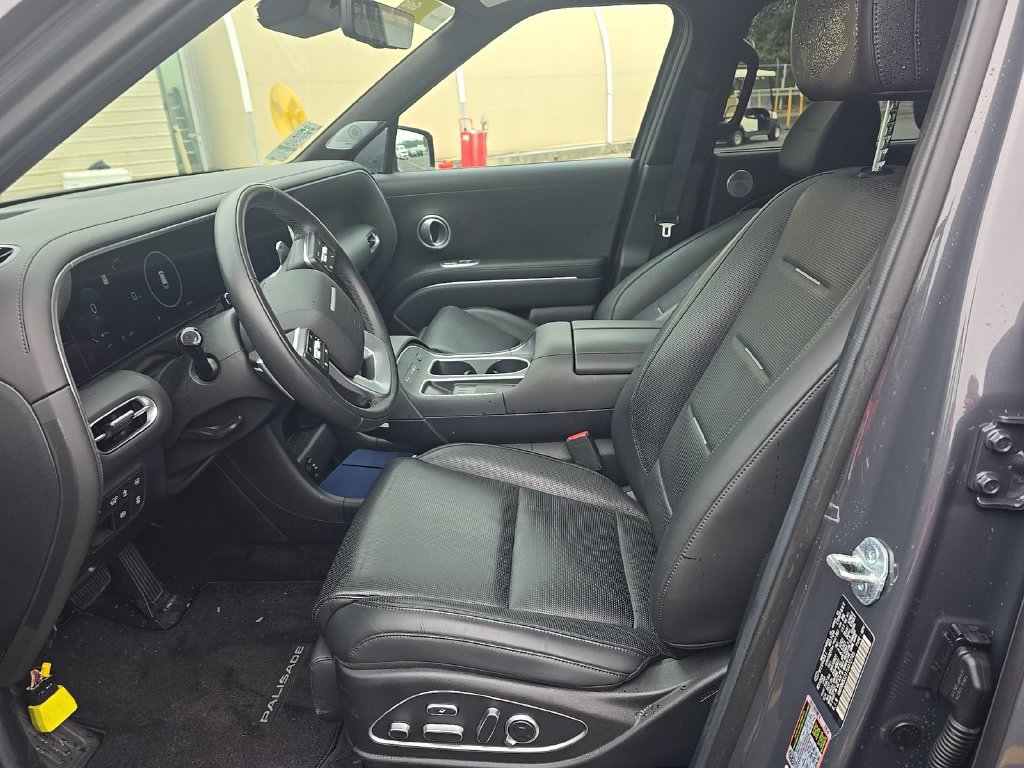 Used 2026 Hyundai Palisade Calligraphy FWD image 12