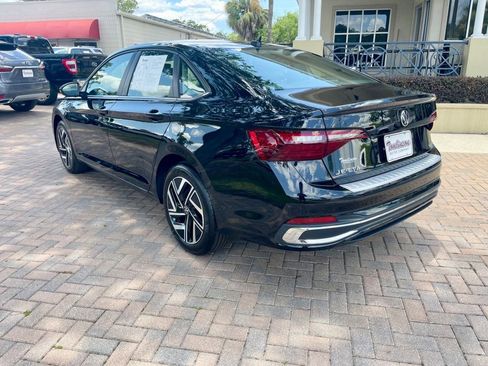 Used 2024 Volkswagen Jetta SEL image 3