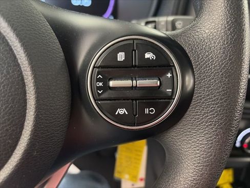 Used 2023 Kia Soul LX FWD image 18
