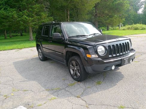 Used 2015 Jeep Patriot High Altitude AWD/4WD image 4